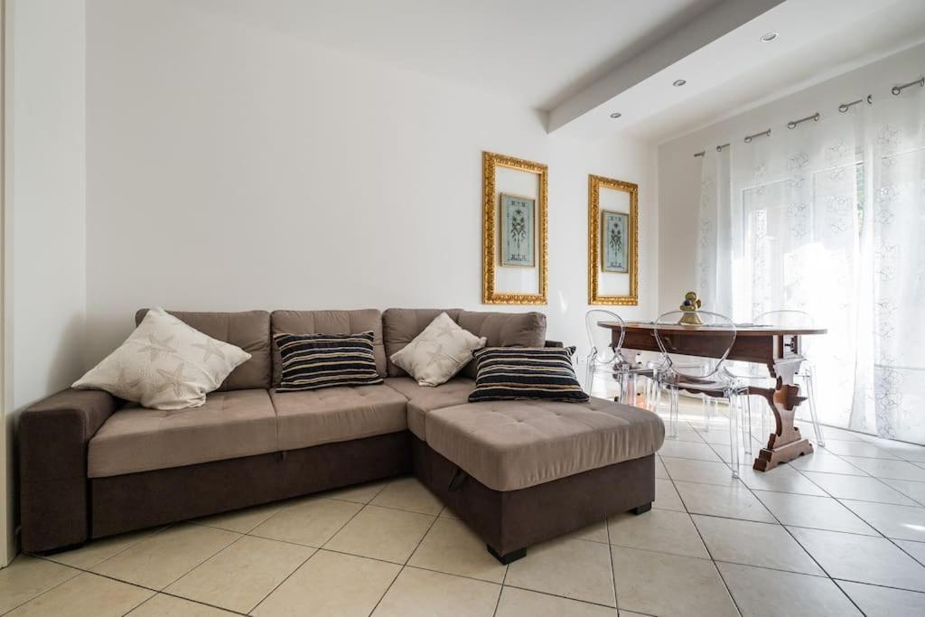 A Casa Di Mo', A Due Passi Dalla Stazione E Fiera Apartment *
