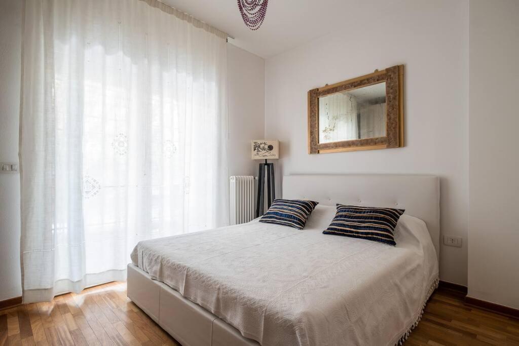 Apartment A Casa Di Mo', A Due Passi Dalla Stazione E Fiera *