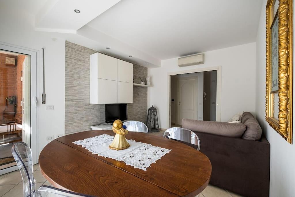 Apartment A Casa Di Mo', A Due Passi Dalla Stazione E Fiera