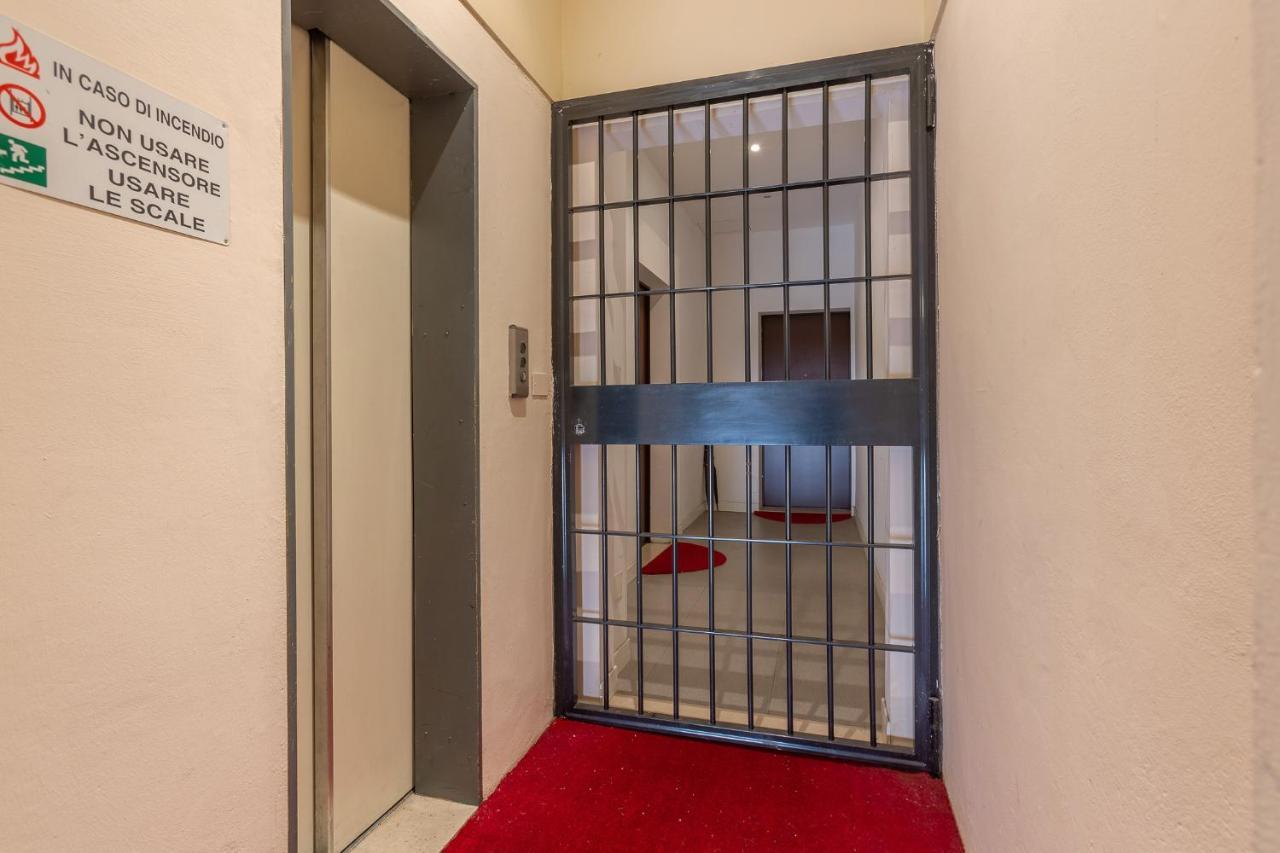 Santo Stefano Art & Design Apartment *