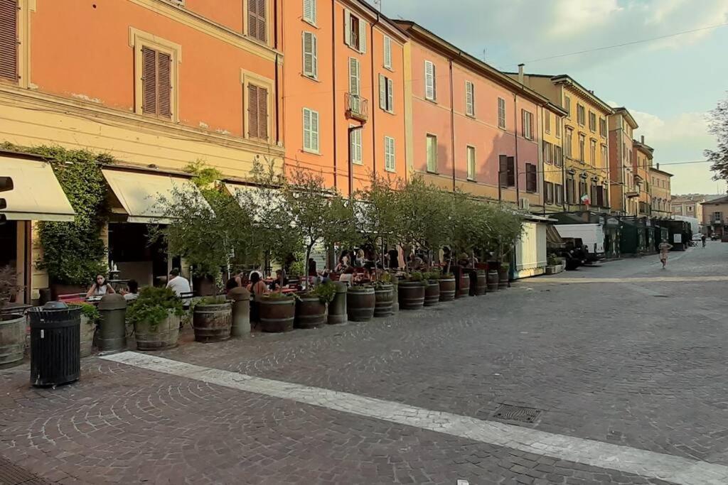 7 Quadri - Piazza Aldrovandi- Appartamento *