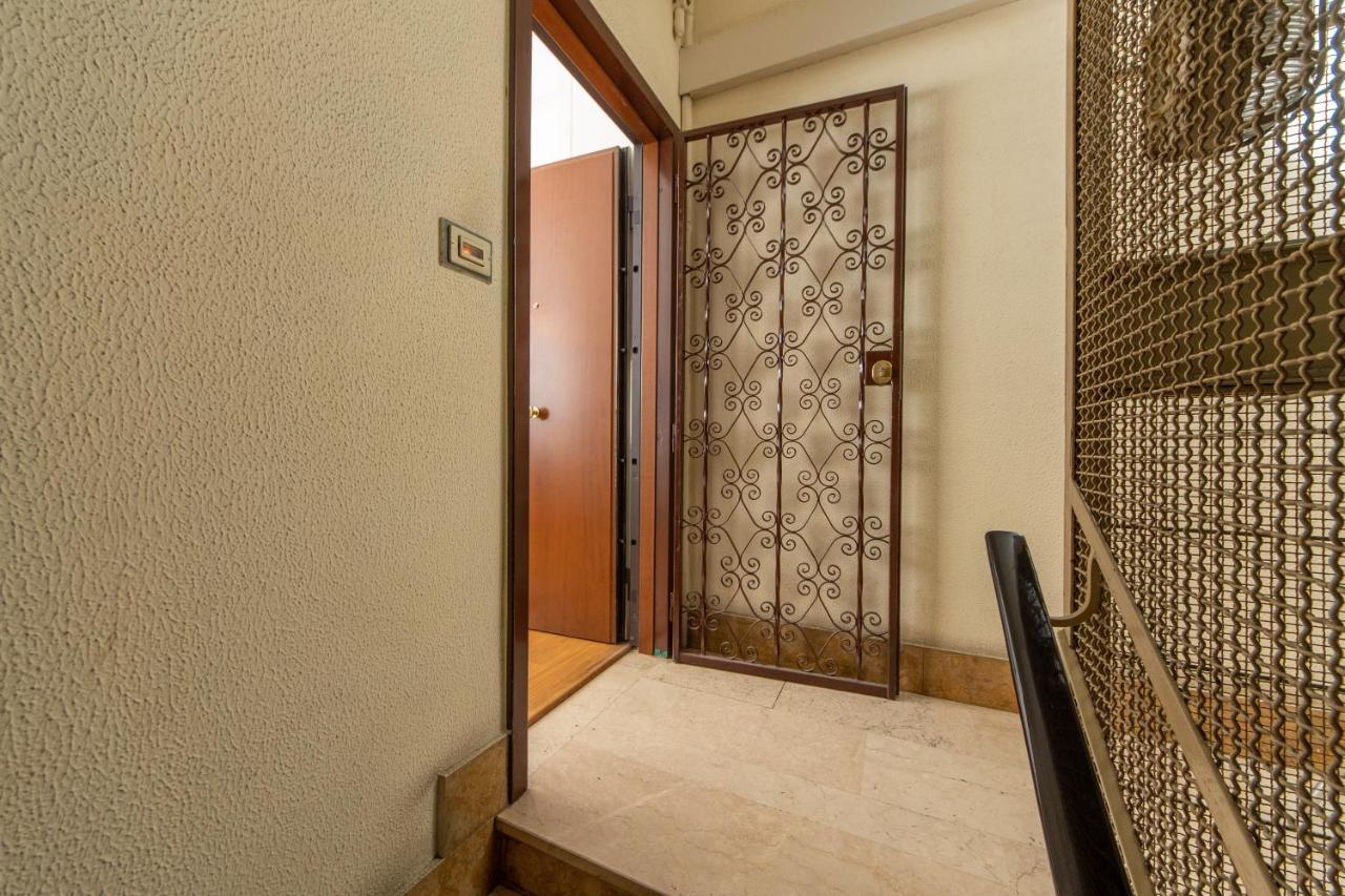 Housmart Sant'isaia 67/2 Apartment *