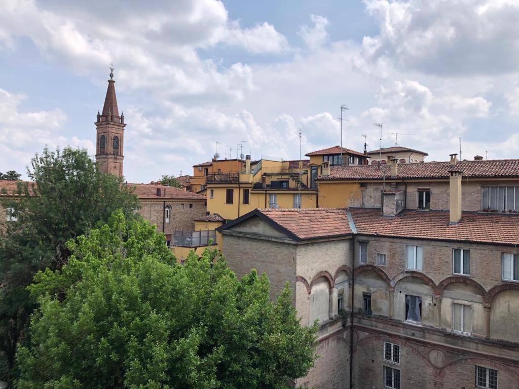 Charming Towers-roofs View Apartment Bologna