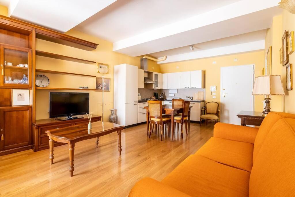Apartment Deliziosa Casa Nel Centro Di Palazzo Storico Zambeccari