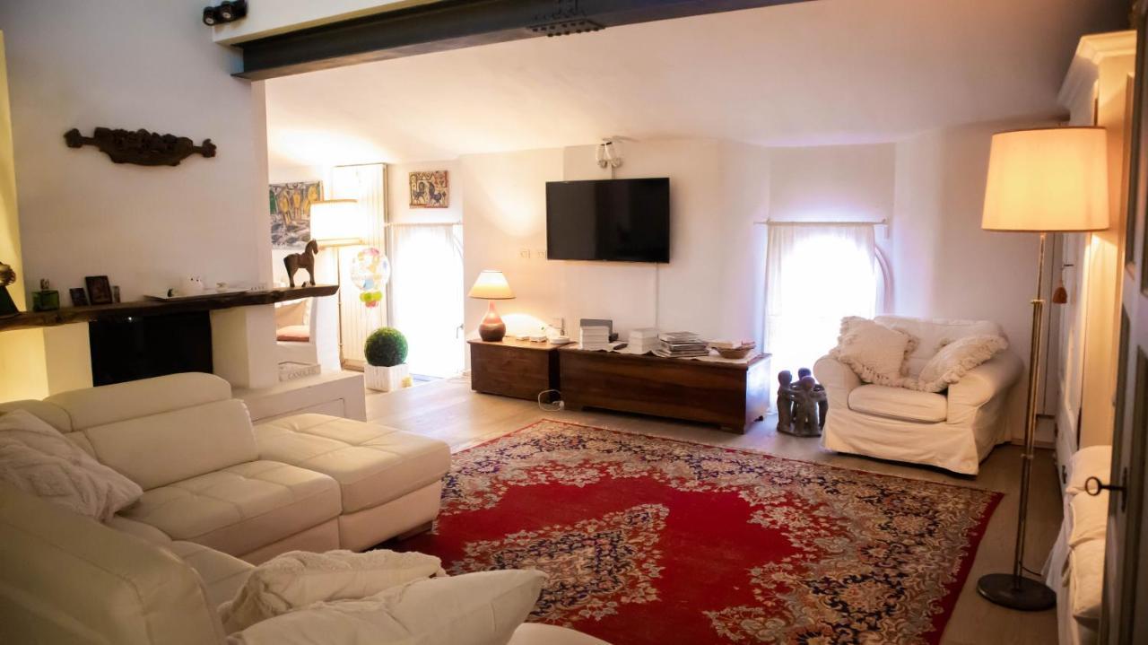 La Finestra Apartment *