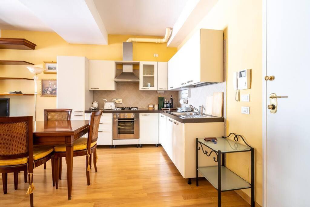 Deliziosa Casa Nel Centro Di Palazzo Storico Zambeccari Bolonha