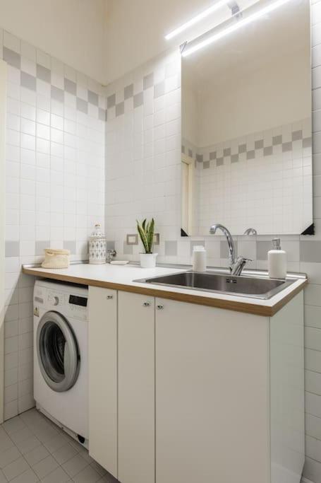 Apartment In Via Del Pratello Bologna