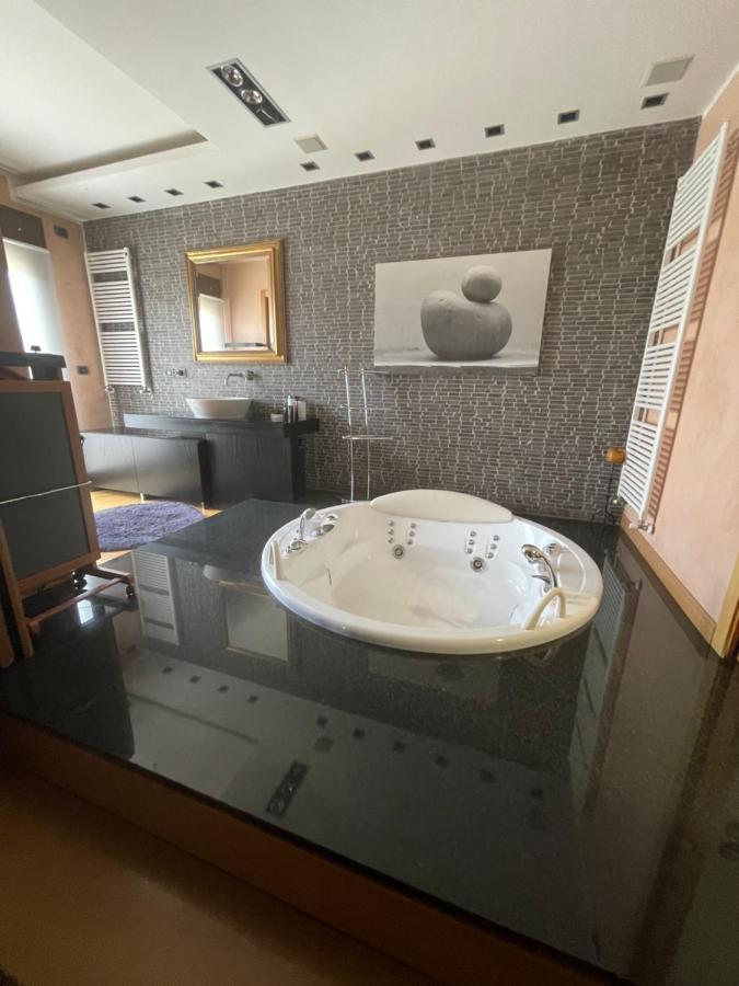Appartement Attico Con Vista Spettacolare E Jacuzzi Bologna