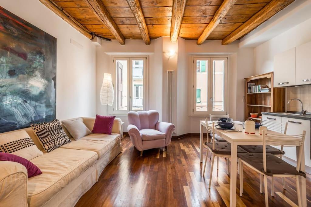 Ab - Via San Vitale 126