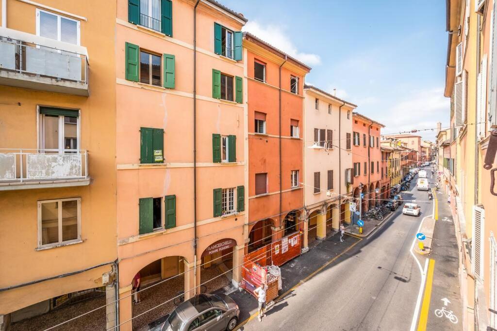 Ab - Via San Vitale 126 * Bologna