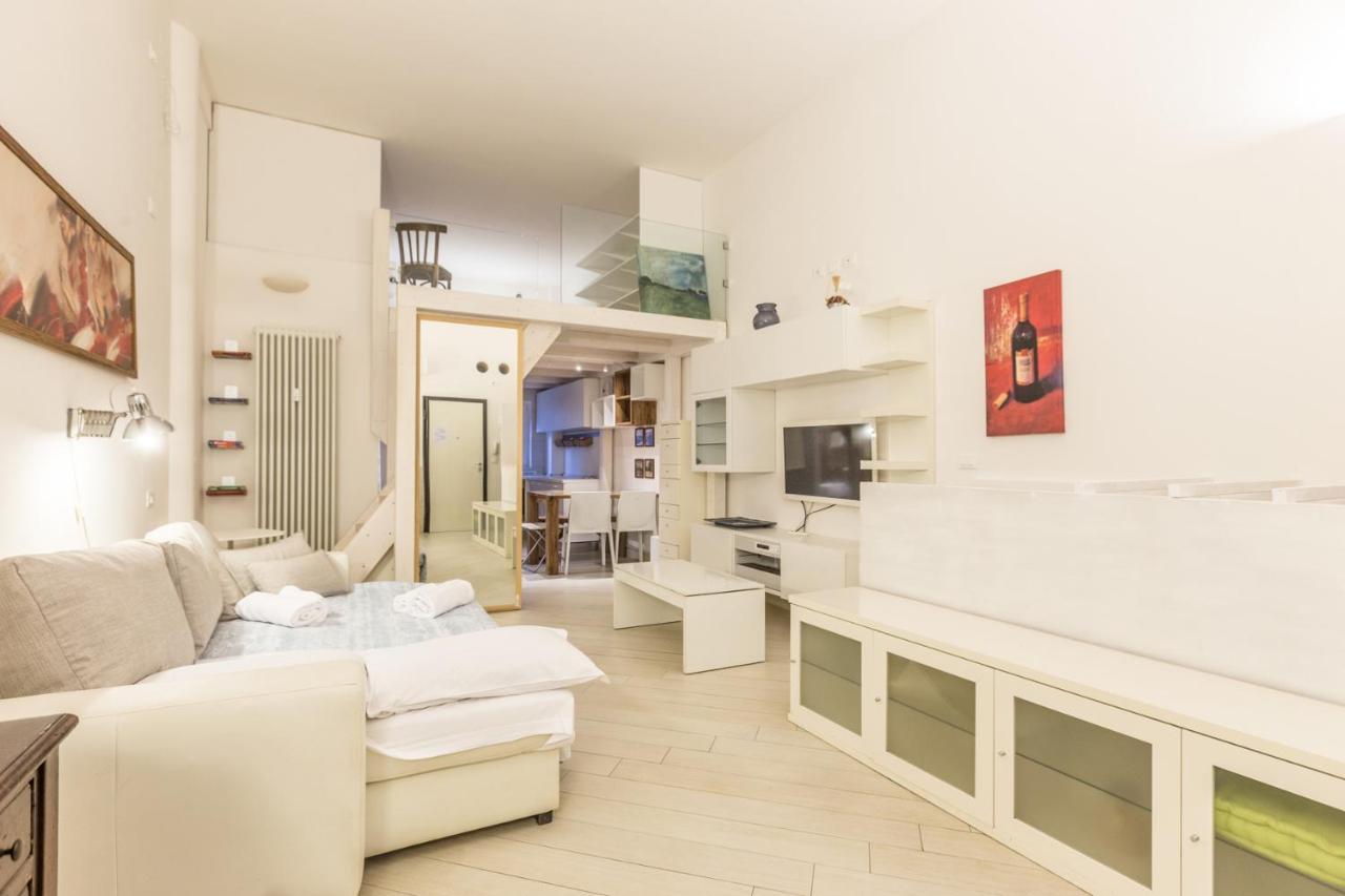Apartment All'ombra Della Luna, By Short Holidays