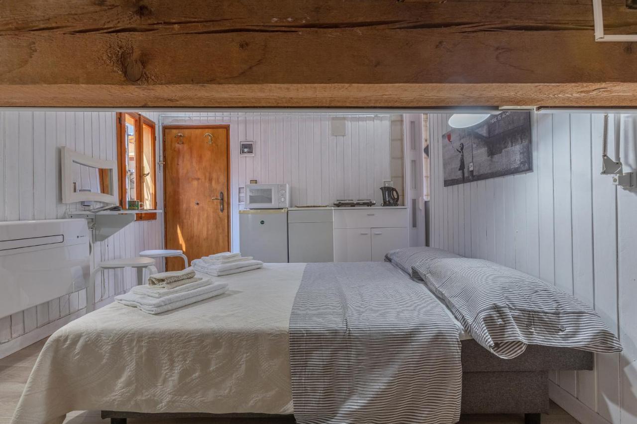 Aposa Little House Apartment