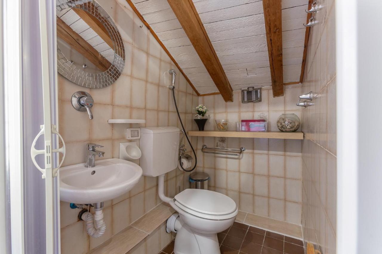 Aposa Little House Apartment