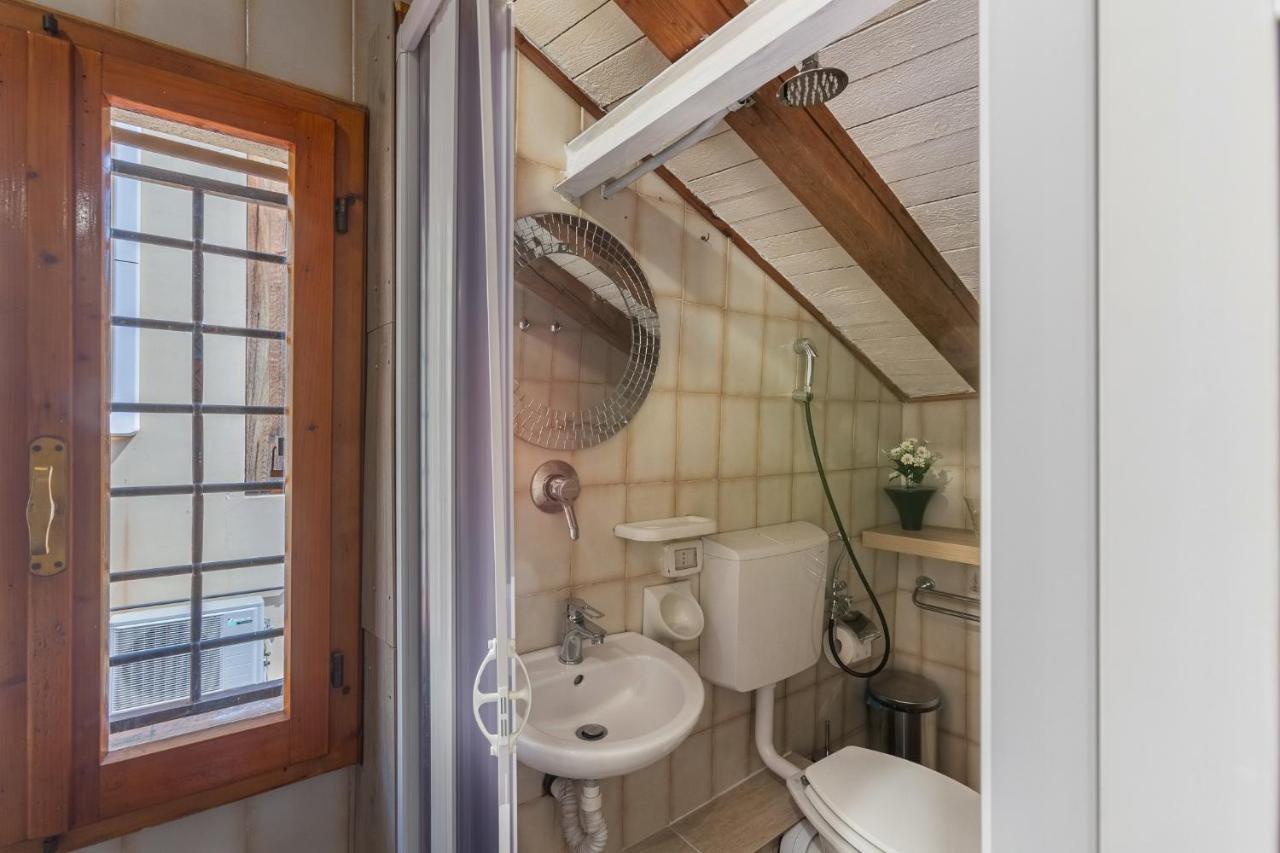 Aposa Little House