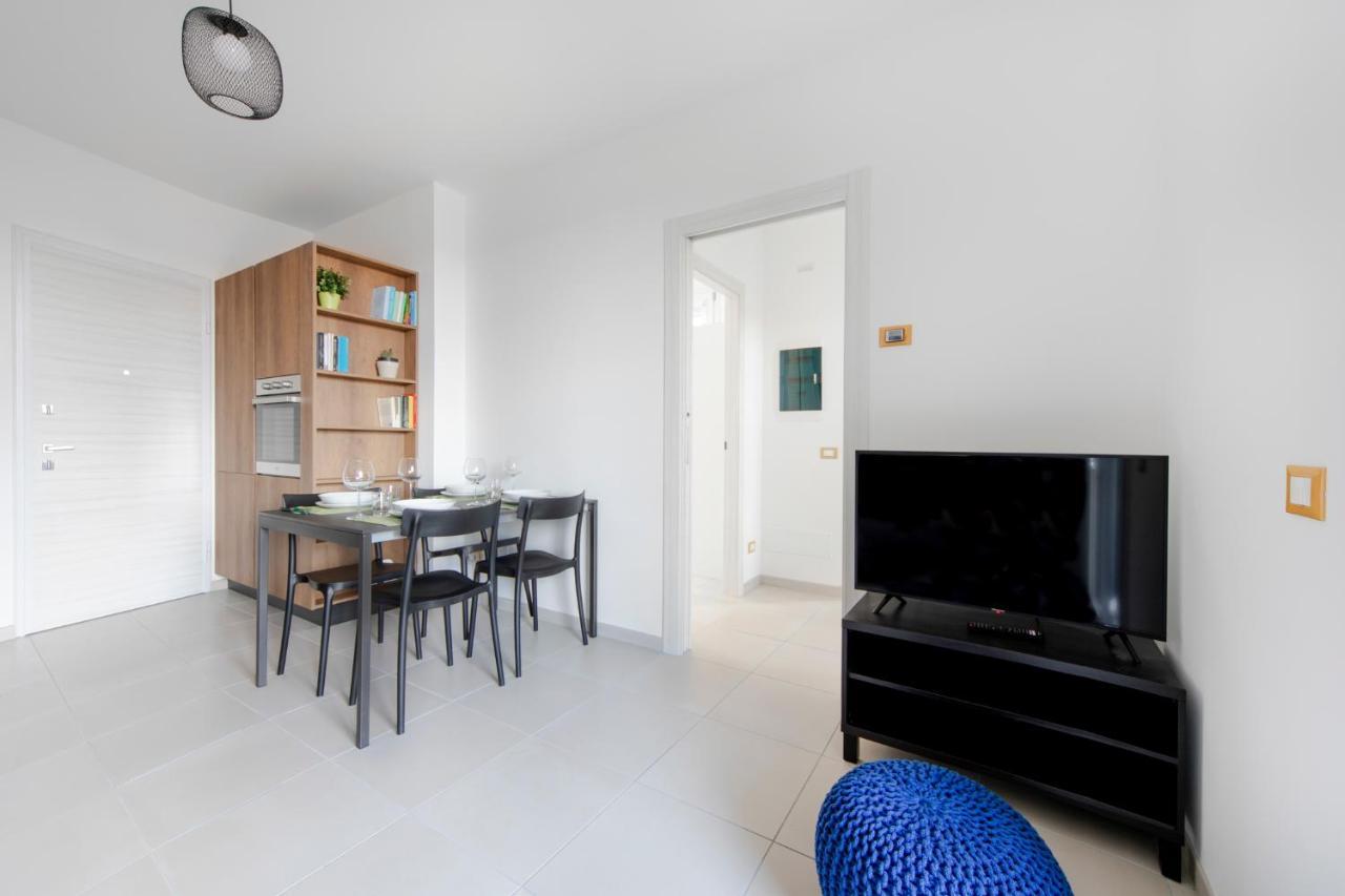 Realkasa Pool & Parking Flat *