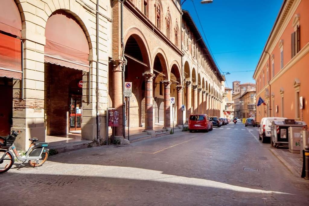 Apartment Ground Floor Luxe Historic Studio City Centre Bologna