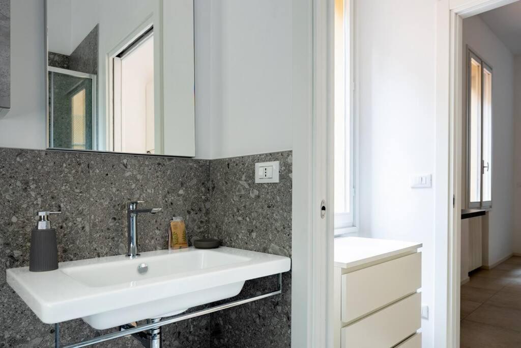 Isaia - 10 Minutes From Piazza Maggiore * Bologna