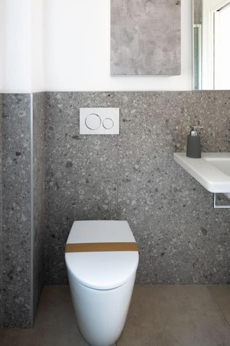 Isaia - 10 Minutes From Piazza Maggiore Apartment Bologna