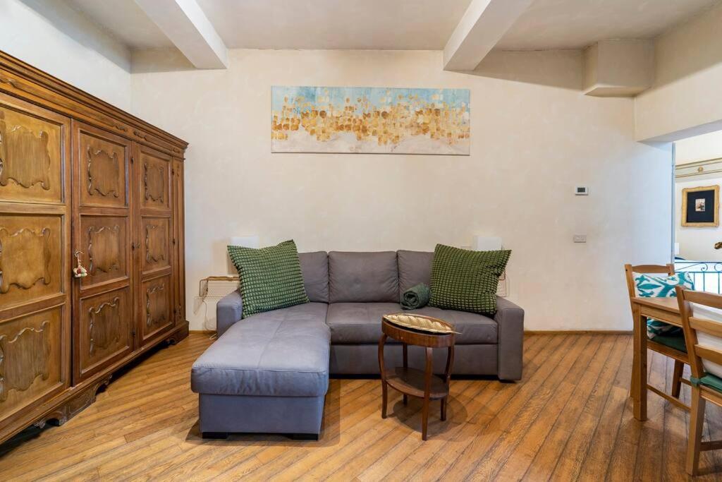 Elegante E La Foglia D'oro Apartment