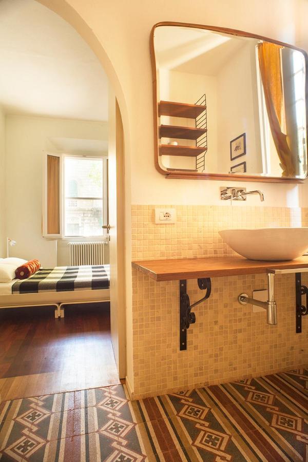 Urban Jungle Apartment *