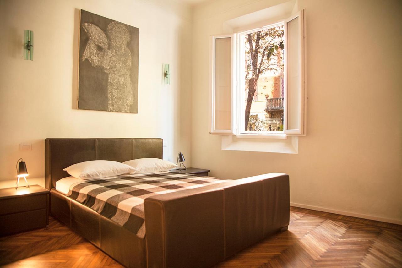 Urban Jungle Apartment *