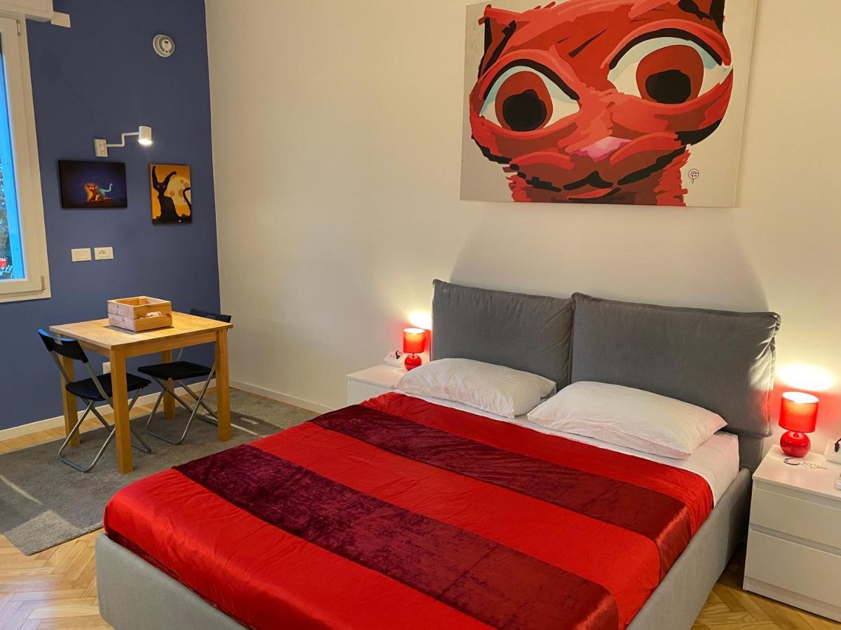 Tra Le Torri - Ampia Stanza Privata In Con Bagno Privato Accessibile Da Corridoio Bed & Breakfast Bologna