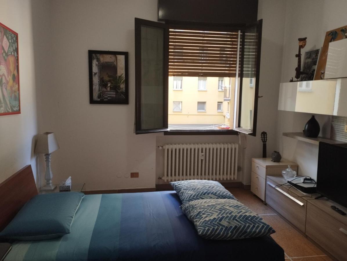 Spazioso In Mazzini Bologna