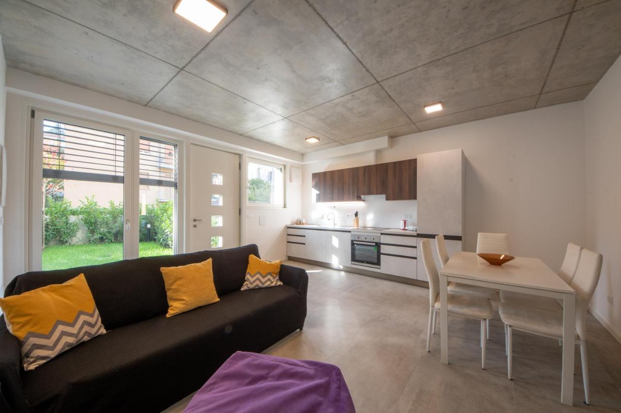 Housmart Toscana 53 White Apartment