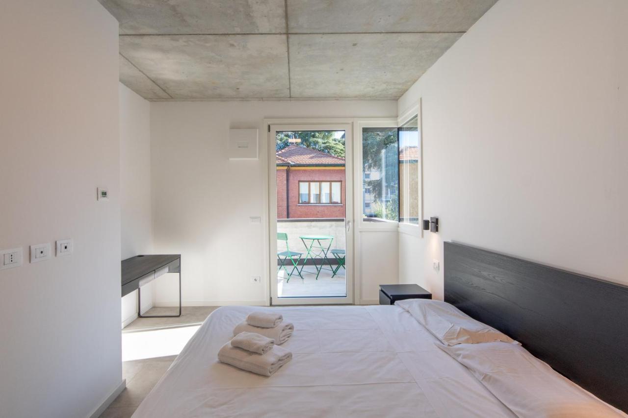 Housmart Toscana 53 White Apartment Bologna