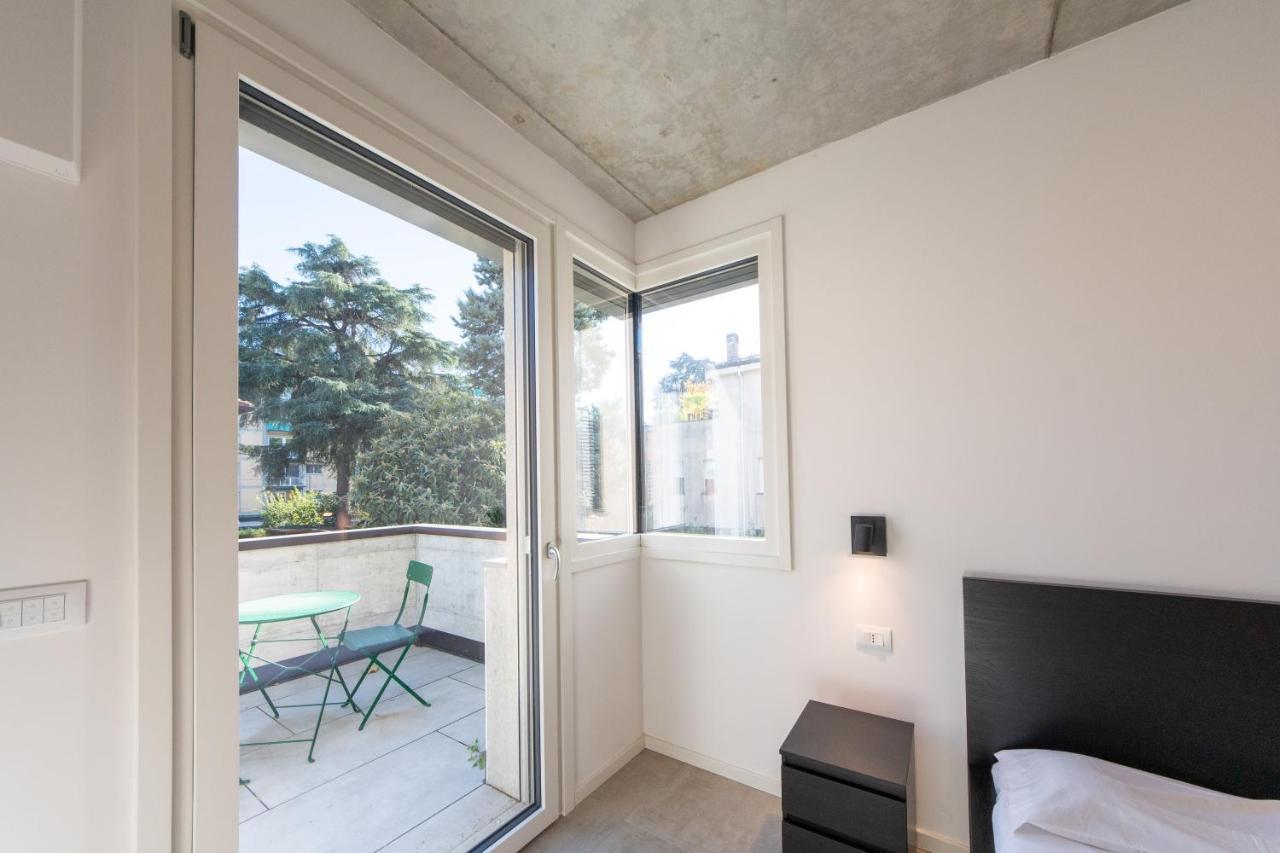 Housmart Toscana 53 White Apartment Bologna