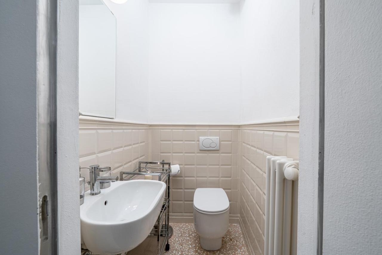 Apartment 3 Minutes From Piazza Maggiore Historical Flat *