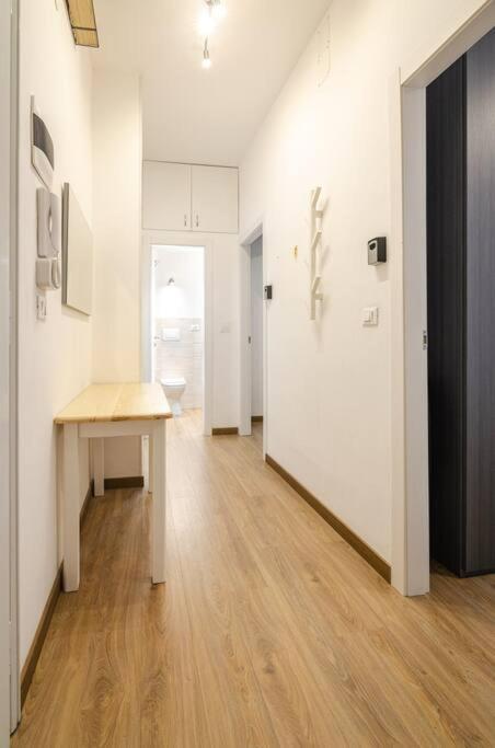 24 Apartment *