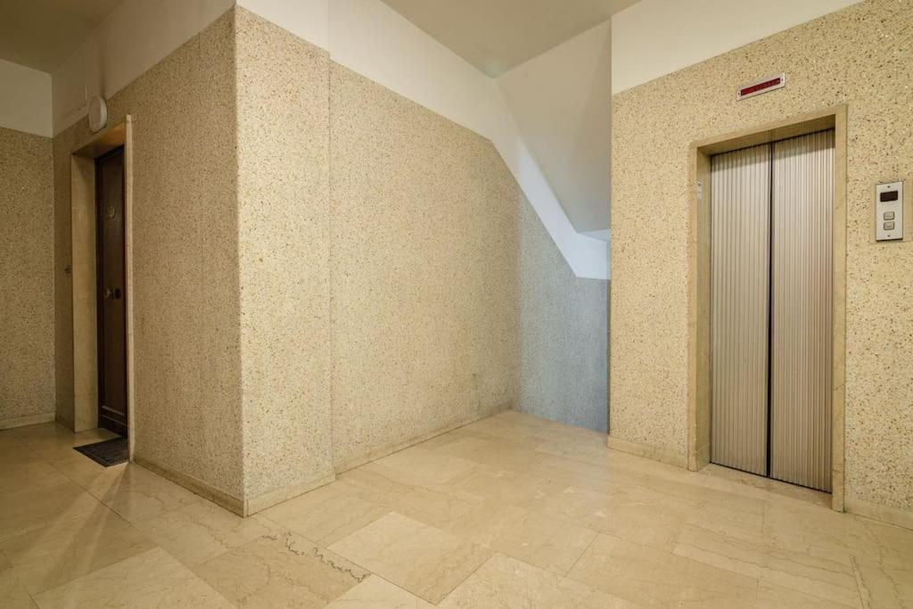 Apartment 24