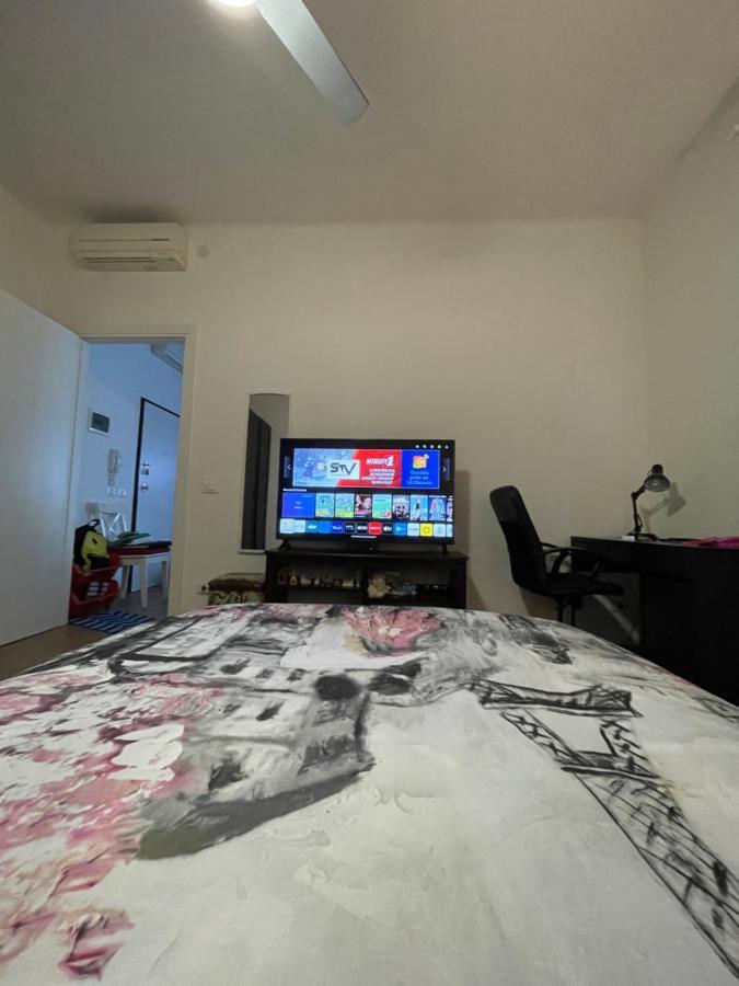 Castle Door House - Single With Double Beds Near Train Station * Bolonha