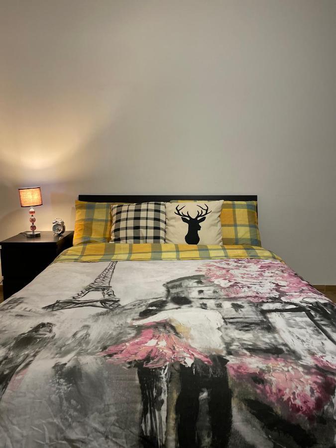 Casa de hóspedes Castle Door House - Single With Double Beds Near Train Station Bolonha