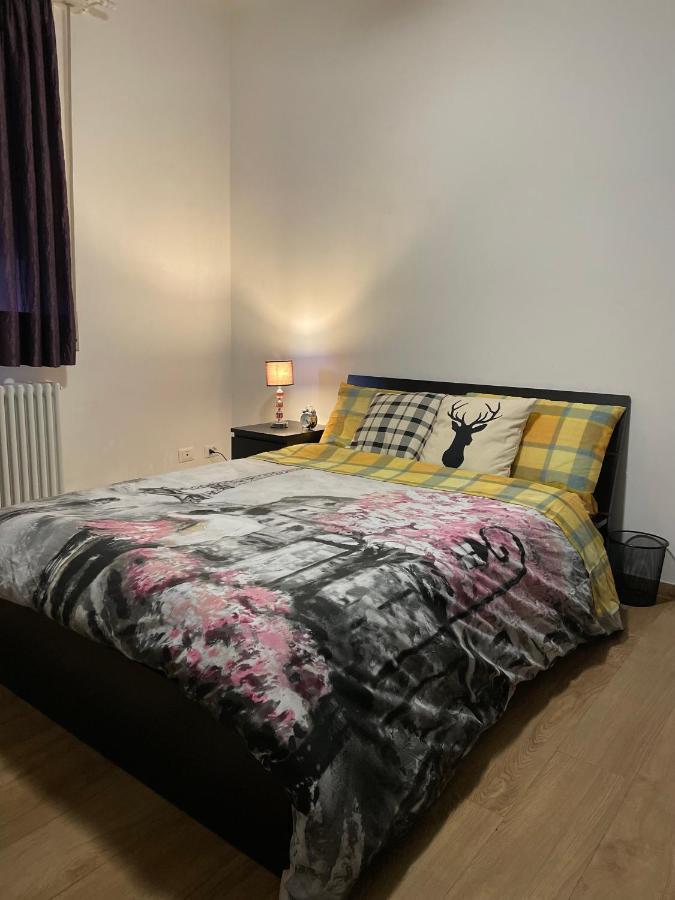 Affittacamere Castle Door House - Single With Double Beds Near Train Station