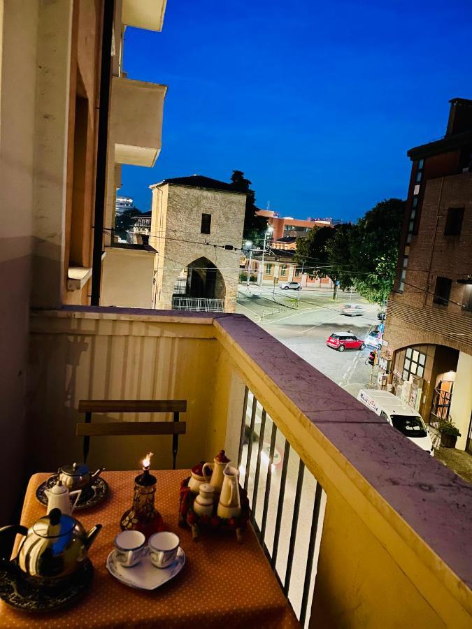 Castle Door House - Single With Double Beds Near Train Station Bolonha