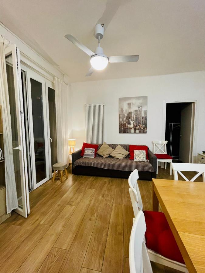 Casa de hóspedes Castle Door House - Single With Double Beds Near Train Station Bolonha