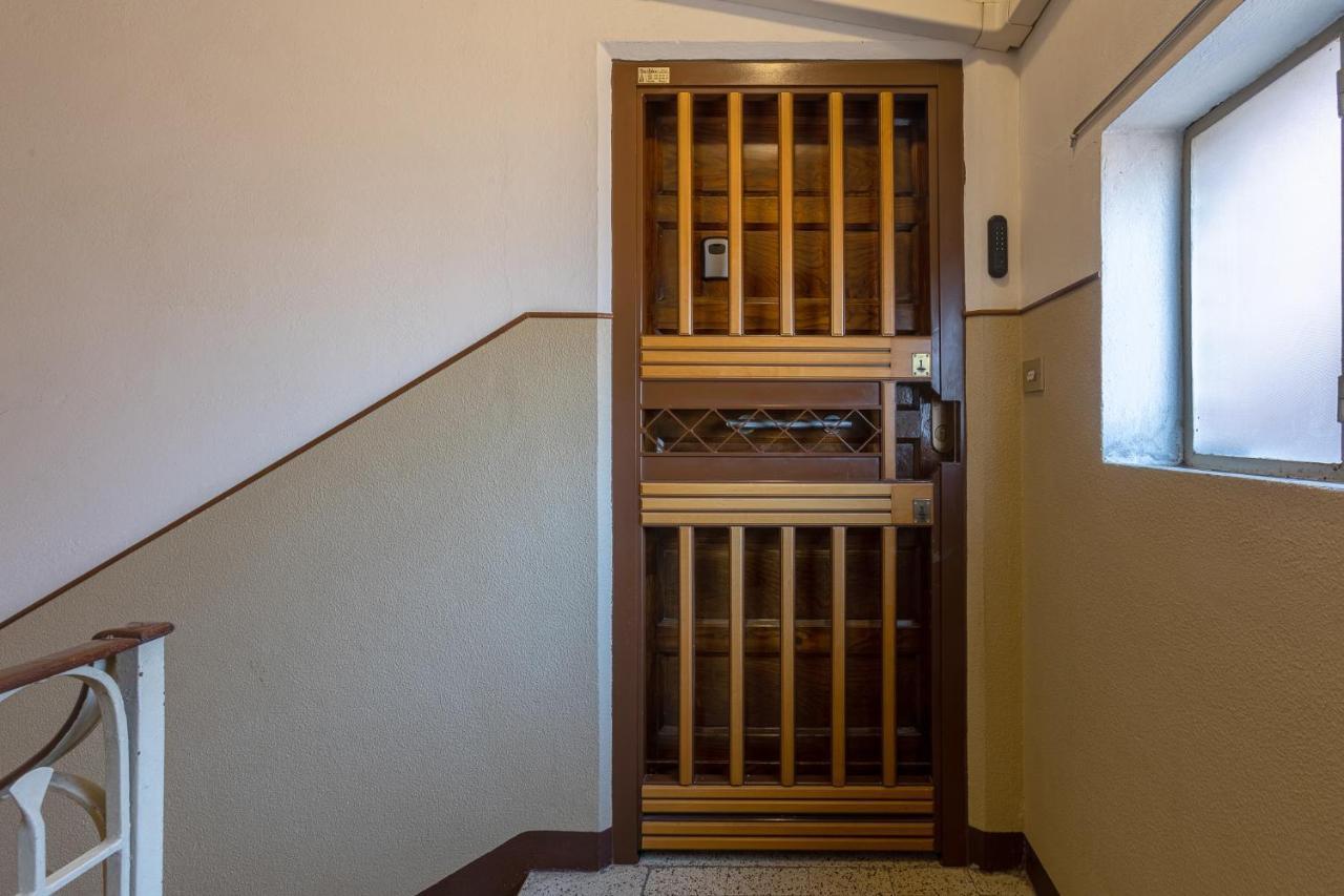 Apartment Urban Living Nest: Prime Location *