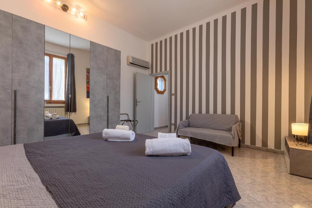 Urban Living Nest: Prime Location Apartment *