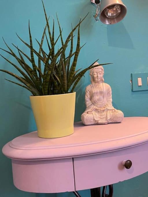 Appartement Spazioviola Intimo Boho Style Uno Spazio Magico Per L'energia Che Si Respira In Un Palazzo Della Vecchia Qui Nulla E Perfetto Ma Tutto Racconta