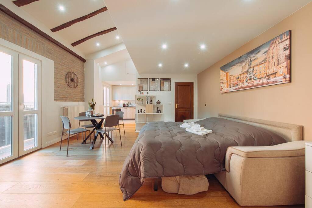 Loft Santo Stefano-sant'orsola Appartamento *