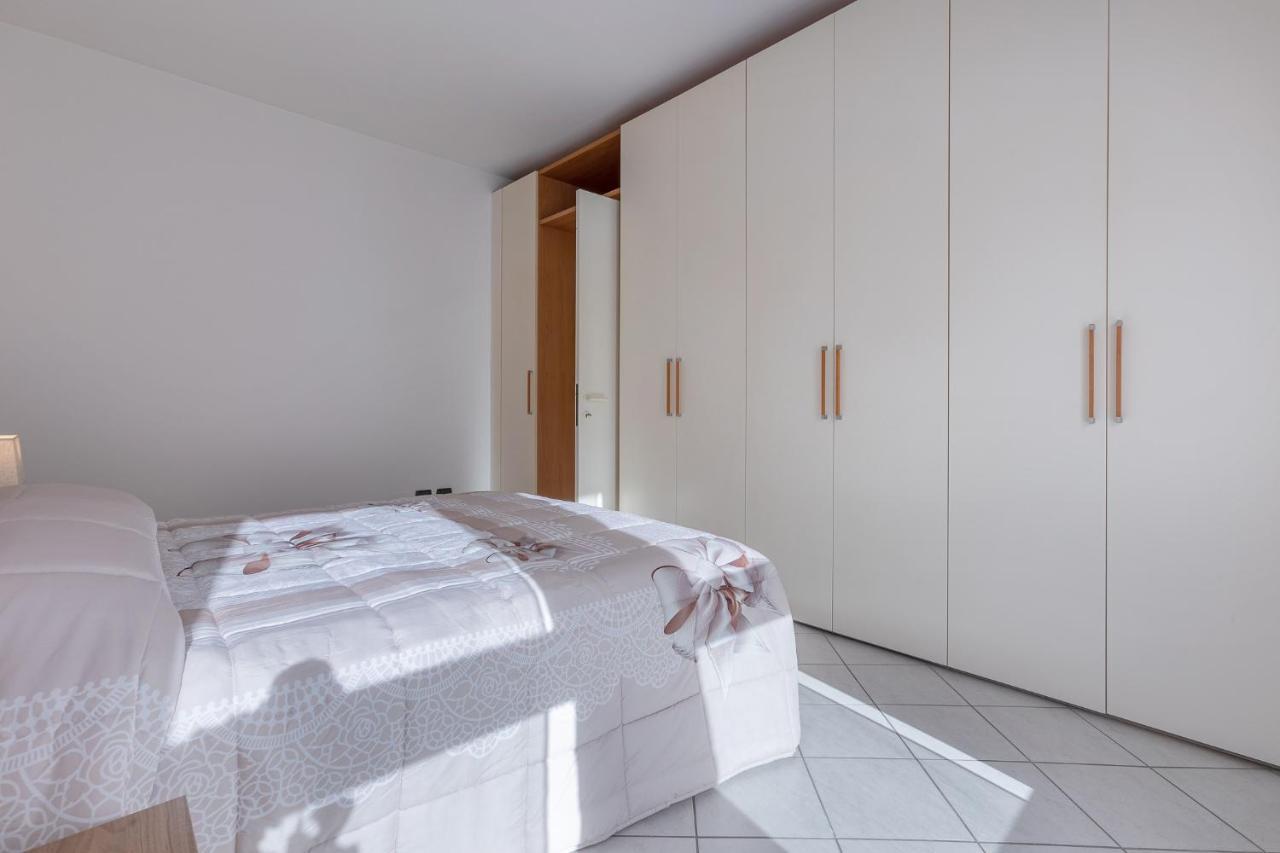 Bright & Airy Near Zanolini Station *