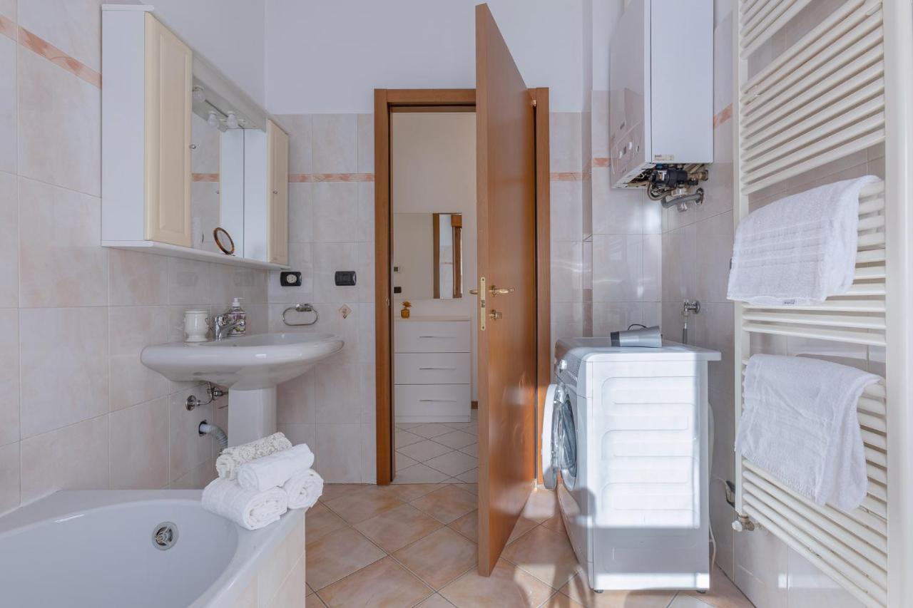 Bright & Airy Near Zanolini Station * Bologna