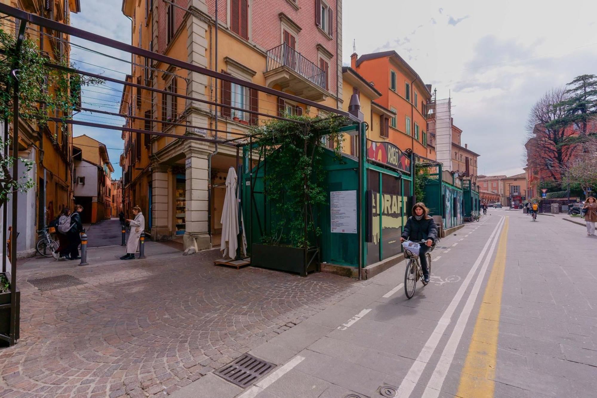 Borgo Cantarana * Bologna