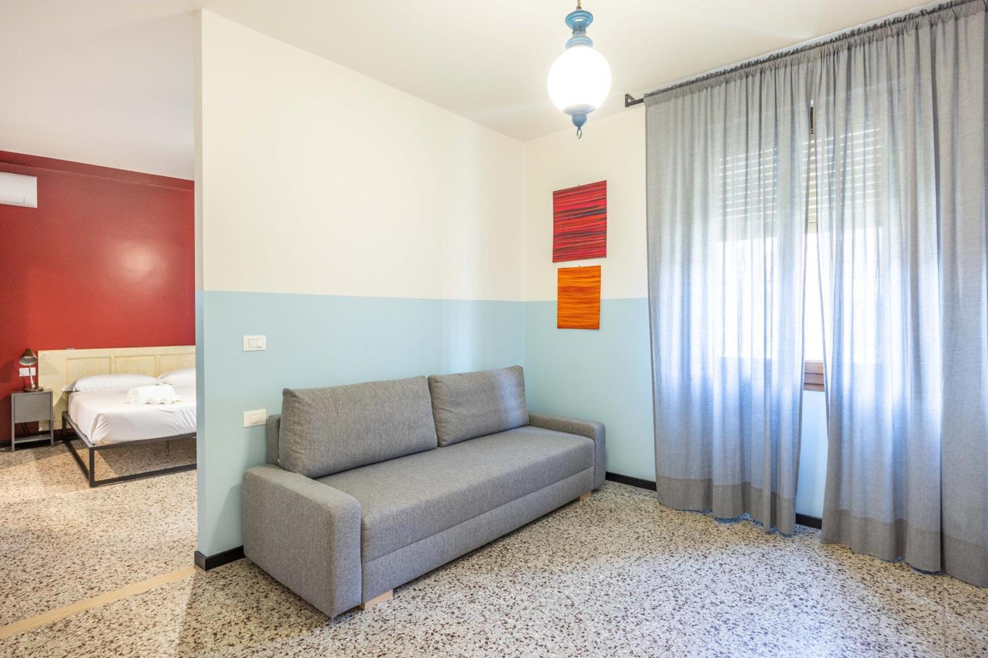 Bartoli Holidays, By Short Holidays Guest house