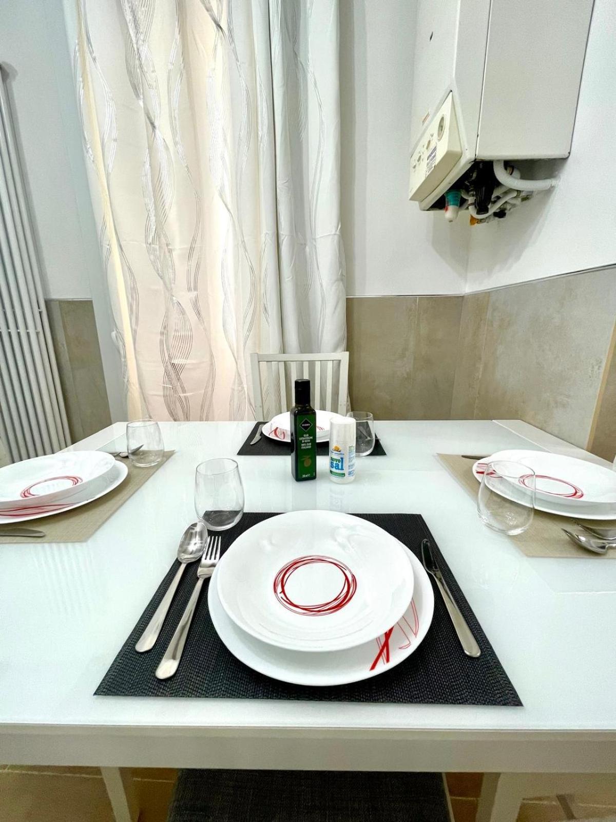 Apartment 50 Tourist House - Pratello - Self Check-in Bologna