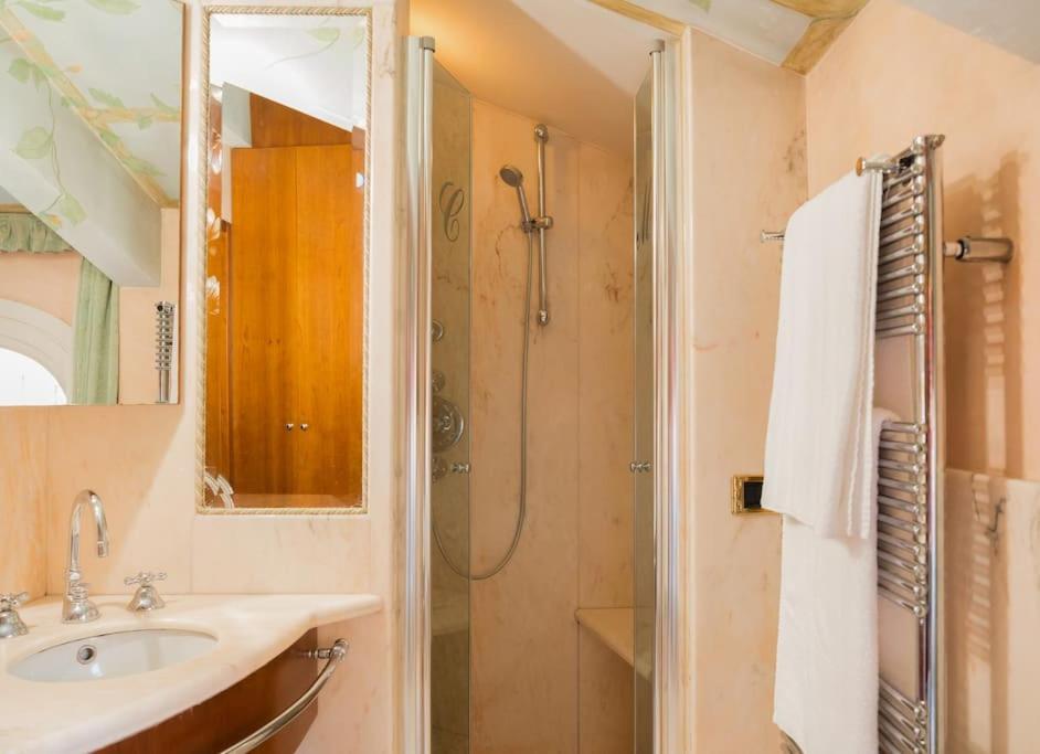 Carbonesi Luxury - Centro Storico Appartement *