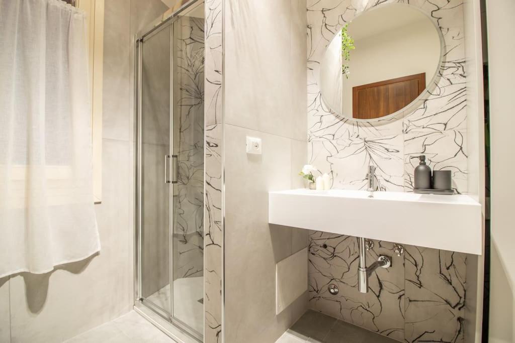 Ginevra -self Check-in Apartment Bologna