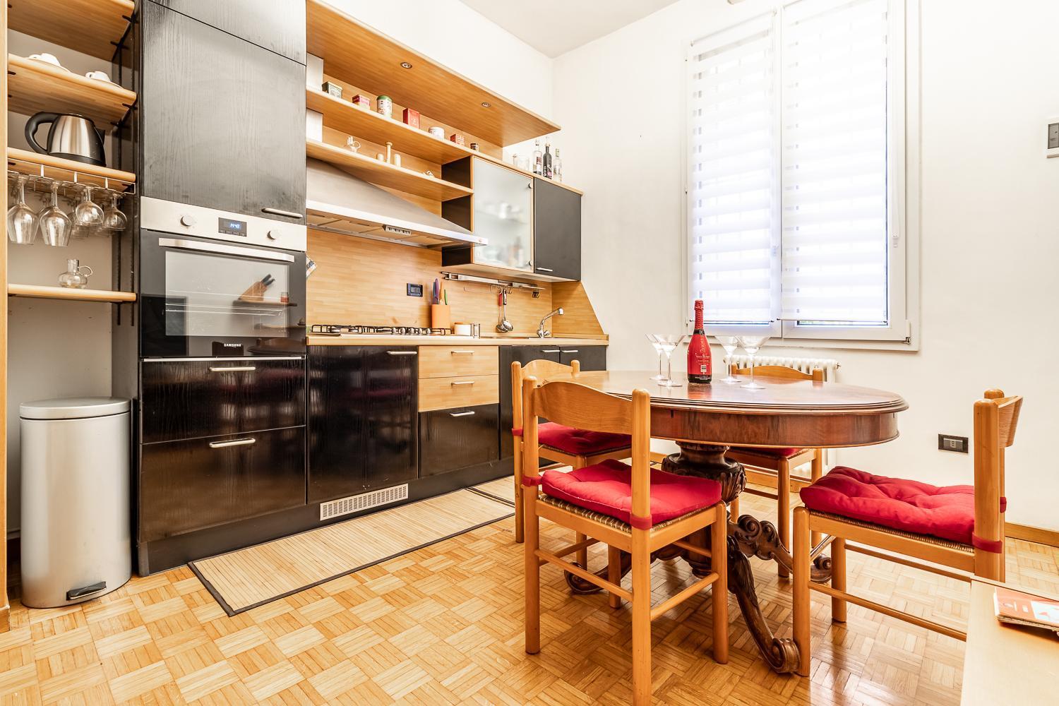 Spacious With Kitchenette, Near Piazza Maggiore Appartement *